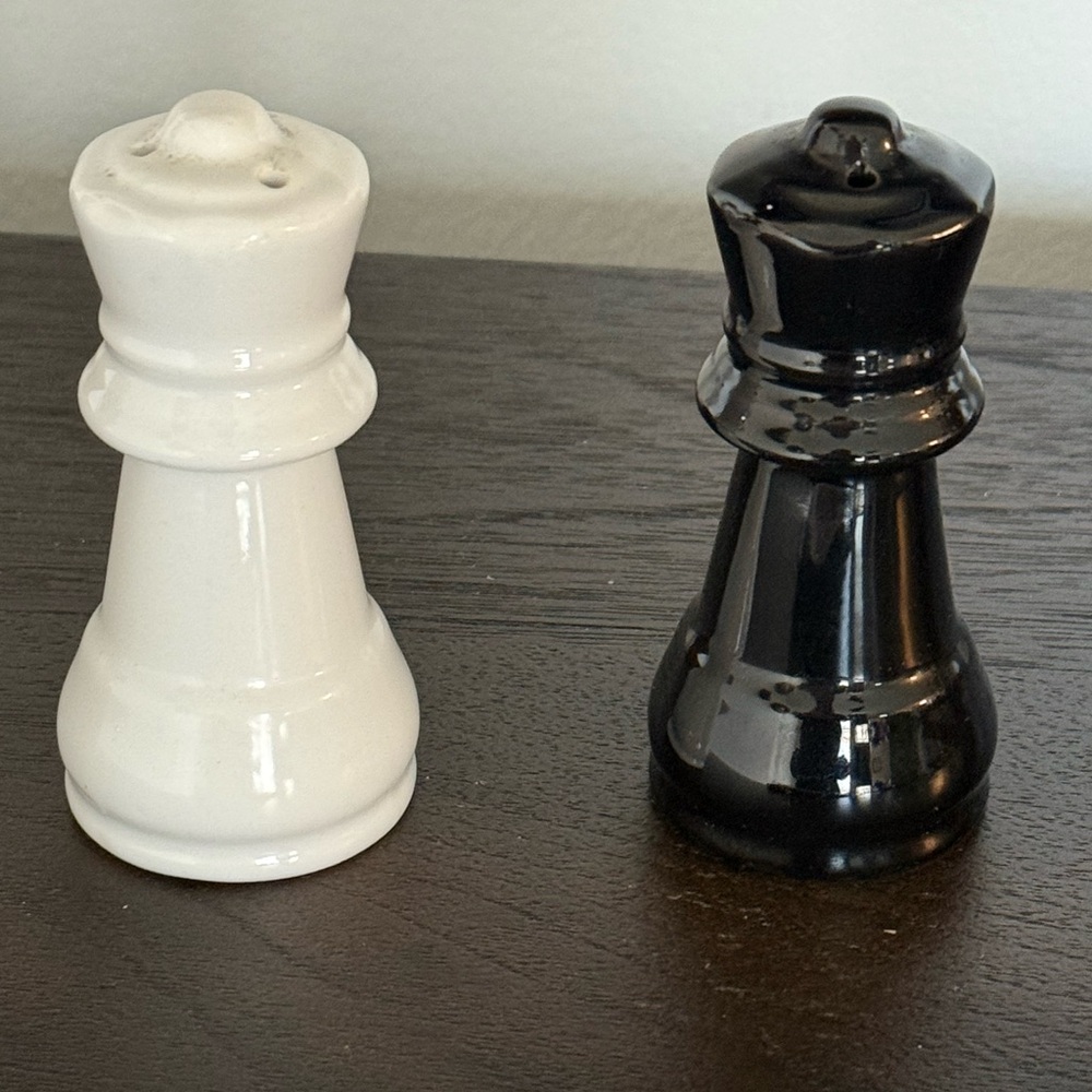 Vintage Pier 1 Ceramic Chess Pawn Salt and Pepper Shakers Set Black White